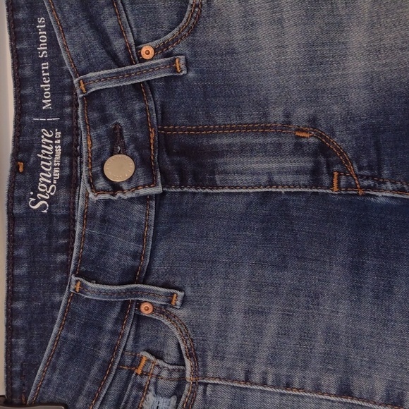 Signature Levi Strauss Dark Blue Denim Jean Shorts size 2 - Picture 3 of 12
